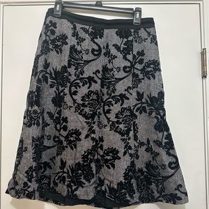 Ann Taylor skirt size 6 GORGEOUS!